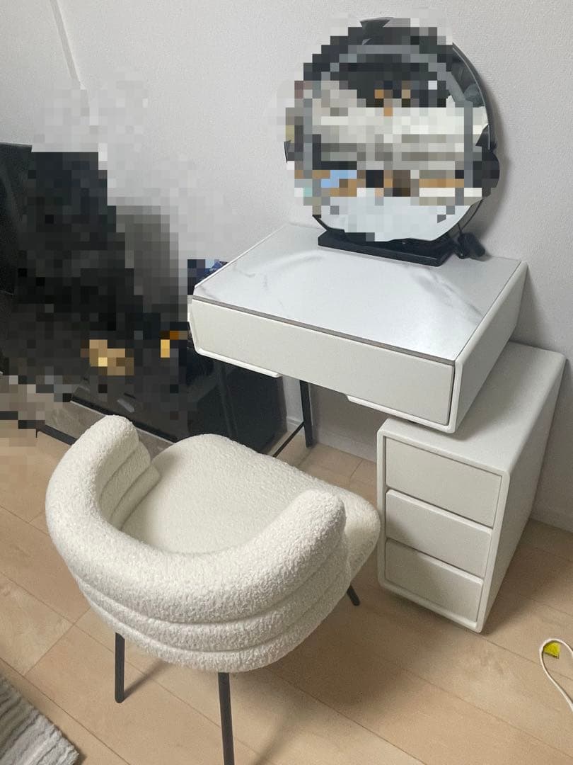 「新品」LEDミラー付きホワイトドレッサーと椅子セット 「新品」LEDミラー付きホワイトドレッサーと椅子セット