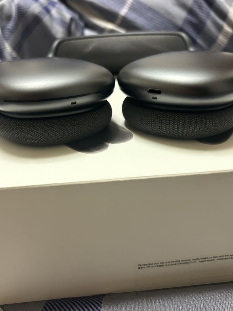 AIRPODS