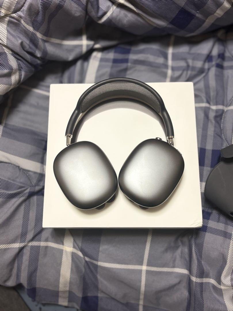 AIRPODS