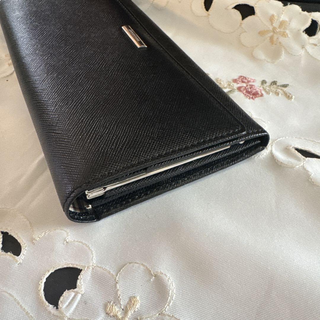 バーバリー BURBERRY 黒 長財布