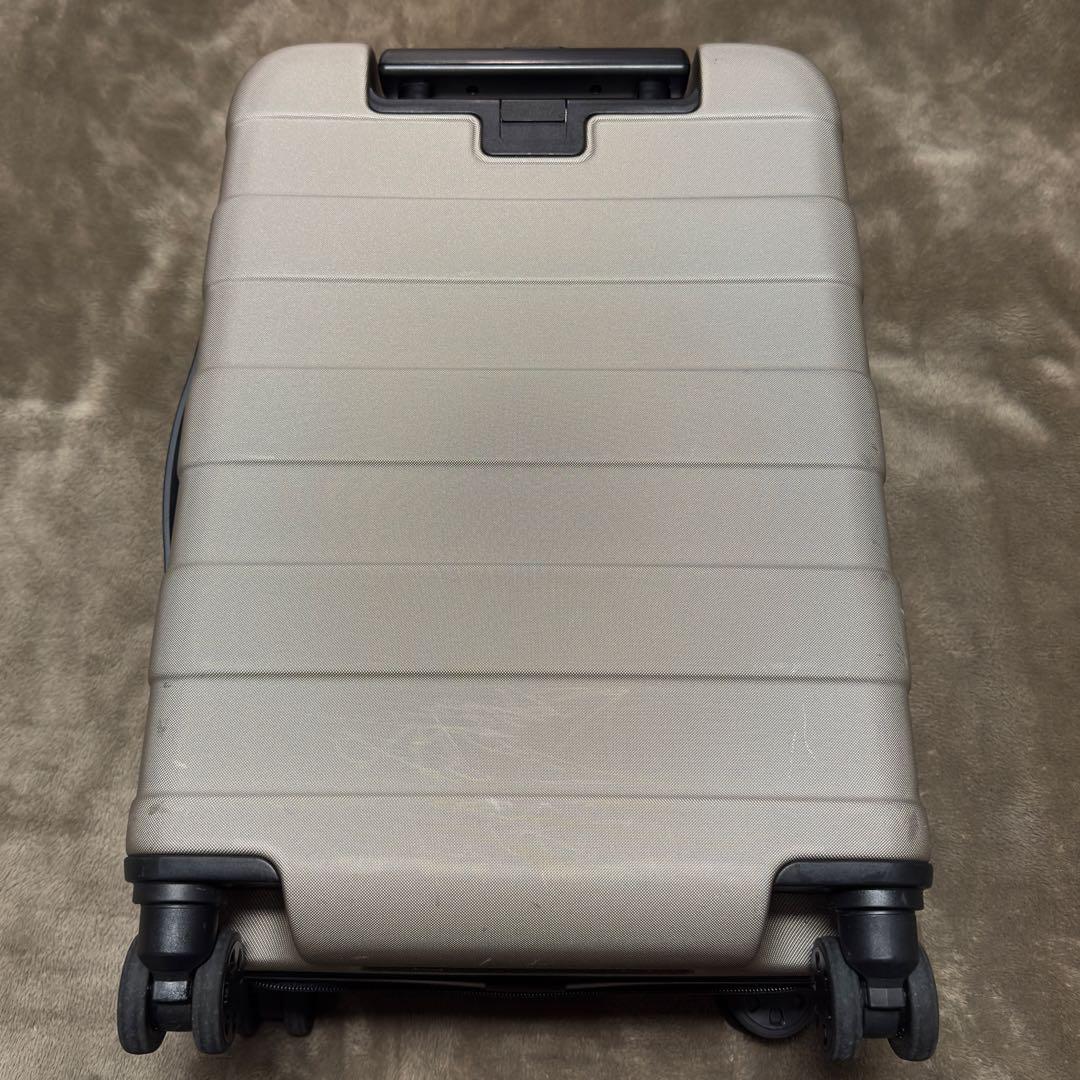 無印良品 バーを自由に調節できる ハード キャリケース 36L 機内持ち込み