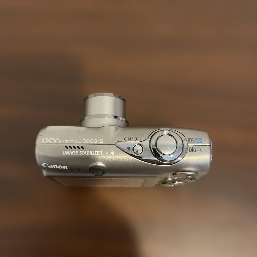 3867 Canon IXY 2000IS チタニウム
