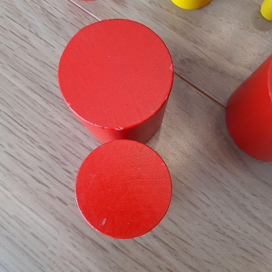 モンテッソーリ教具　色つき円柱　4色箱つき