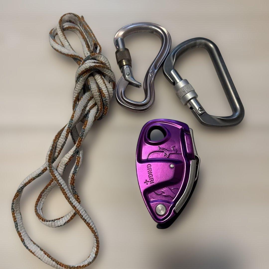 GriGri カラビナ２つ スリング１つ付き目立った傷や汚れなし