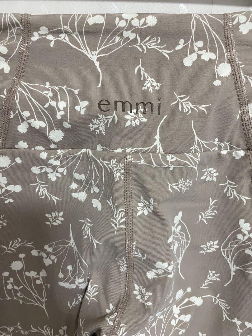 emmi ヨガウェア（セット売り）