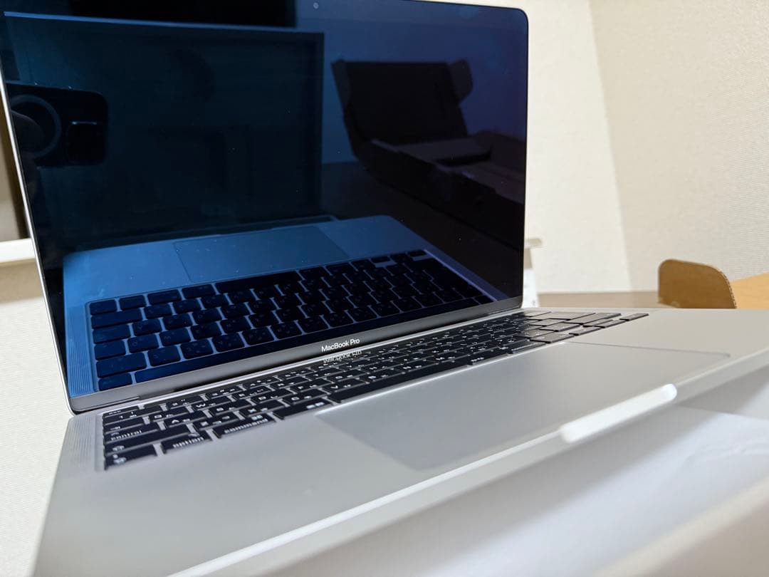 MacBook Pro M2 8GB/256GB 13インチ