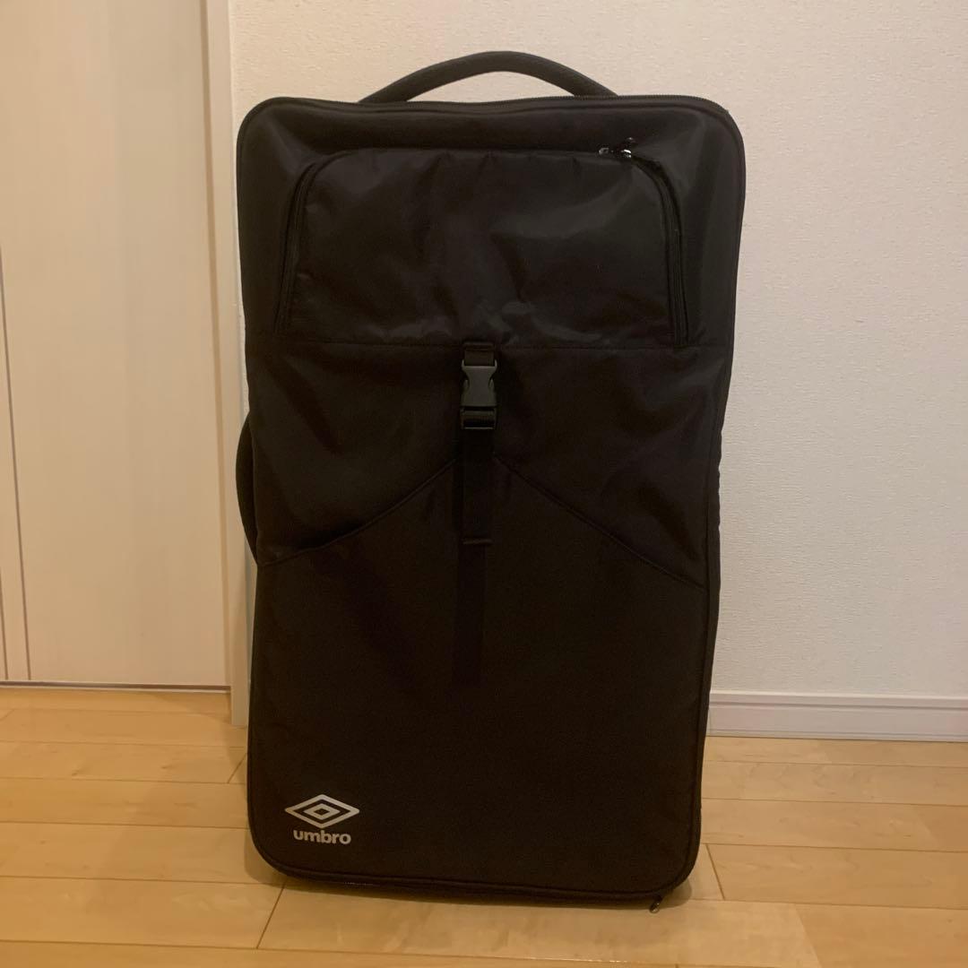 umbro ブラック キャリーバックUMBRO