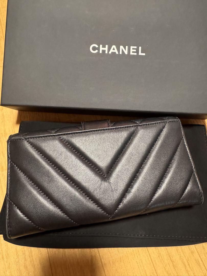 値下げしました！CHANEL ターンロック　ラムスキン　極美品