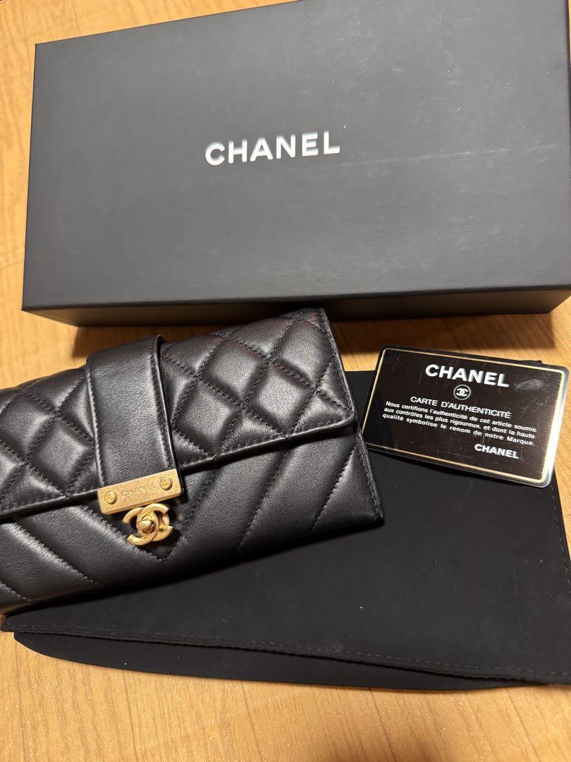 値下げしました！CHANEL ターンロック　ラムスキン　極美品