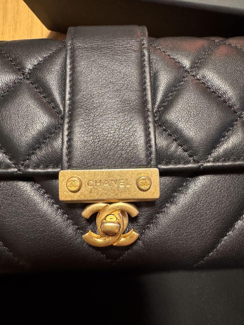 値下げしました！CHANEL ターンロック　ラムスキン　極美品