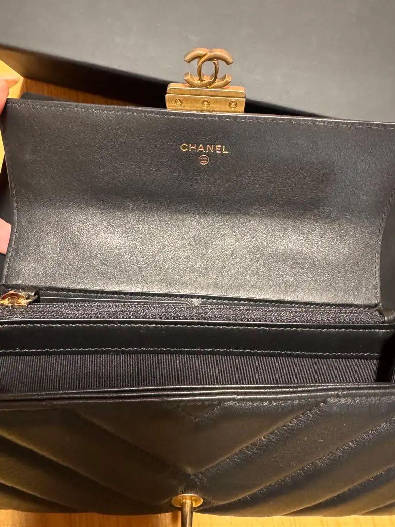 値下げしました！CHANEL ターンロック　ラムスキン　極美品