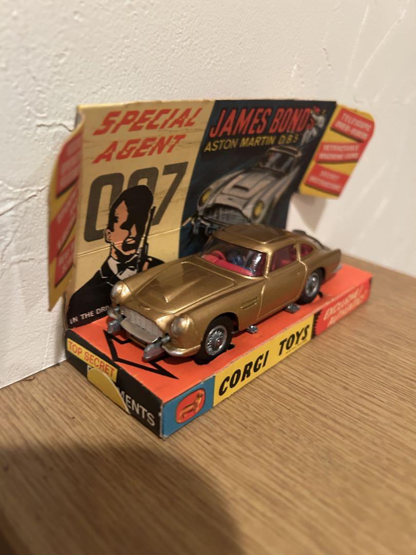 コーギー　Corgi Toys 007 Aston Martin DB5