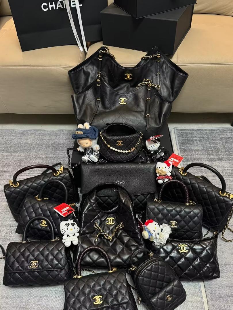 CHANEL ブラック ショルダーバッグ - メルカリ
