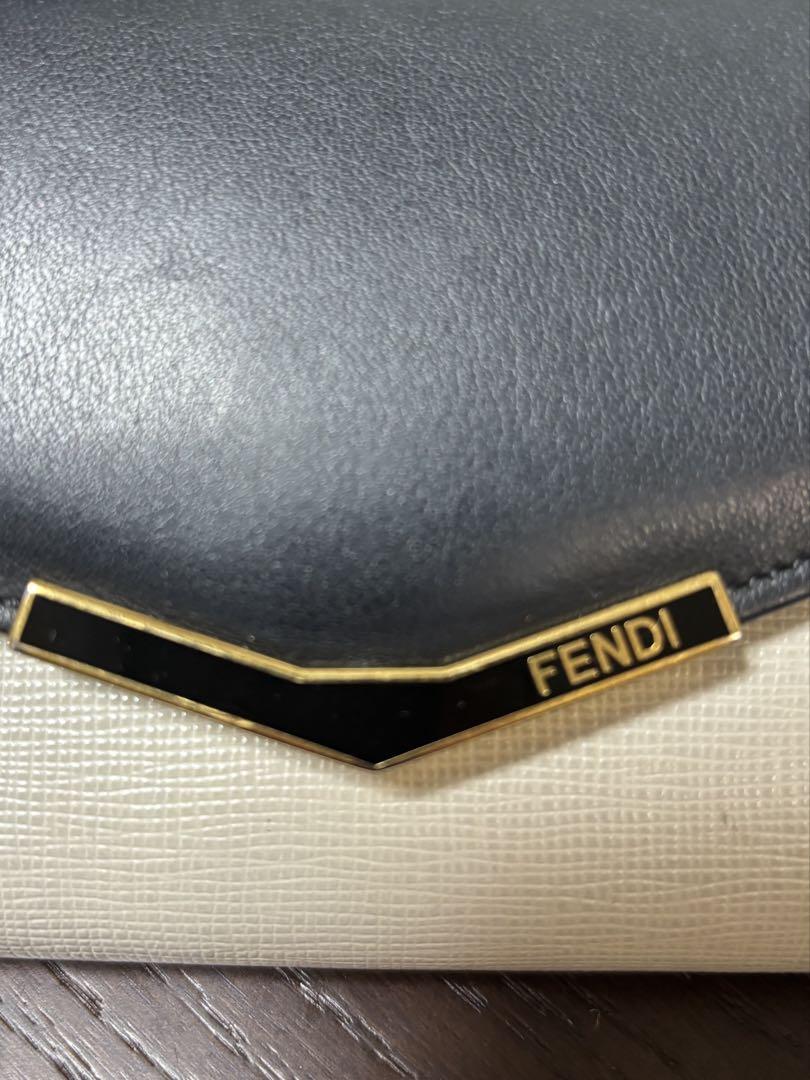 FENDI フラップ式長財布 黒/ベージュ