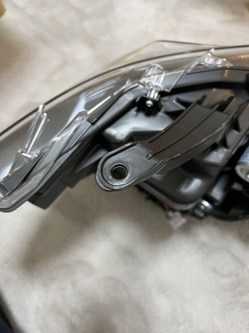 150プラド後期純正ヘッドライト左右新品未使用