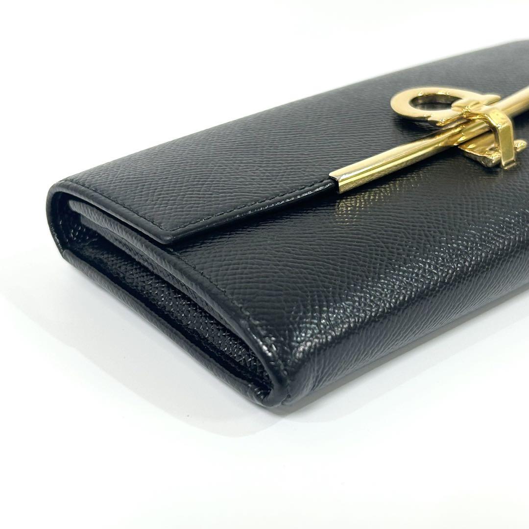 【美品】Ferragamo フェラガモ　長財布　ガンチーニ　レザー
