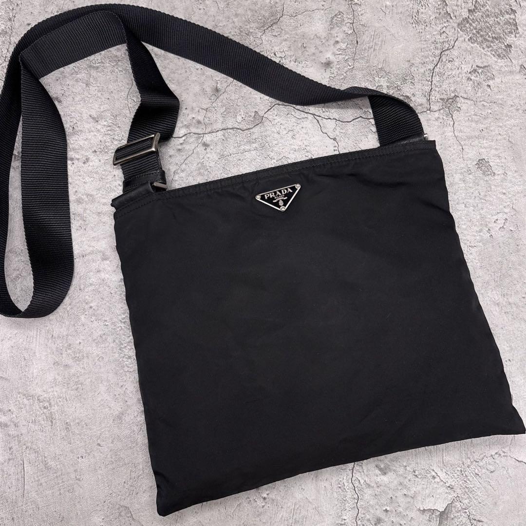 美品 PRADA ショルダーバッグ 三角ロゴ ブラック ナイロン クロス 肩がけ