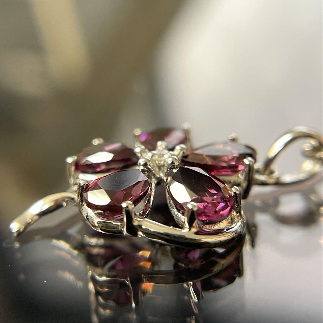 K18WGガーネットペンダントトップ2.317ct