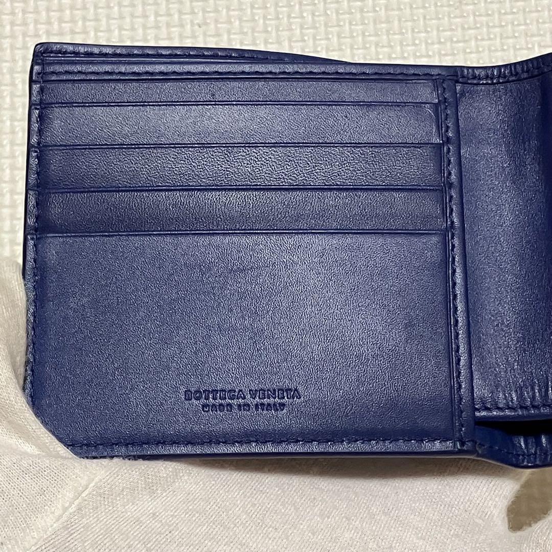 未使用　BOTTEGA VENETA  レザー二つ折り財布　ネイビー　紺
