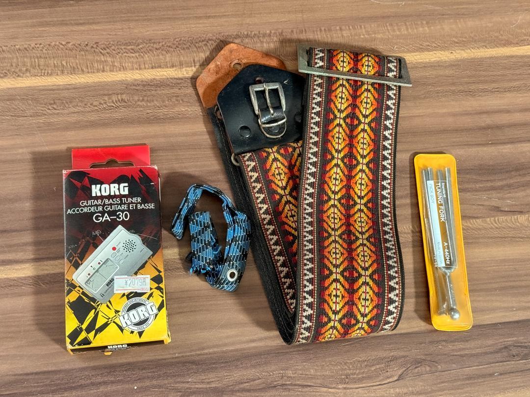 Morris W-40 アコースティックギター チューナー＆ストラップ付