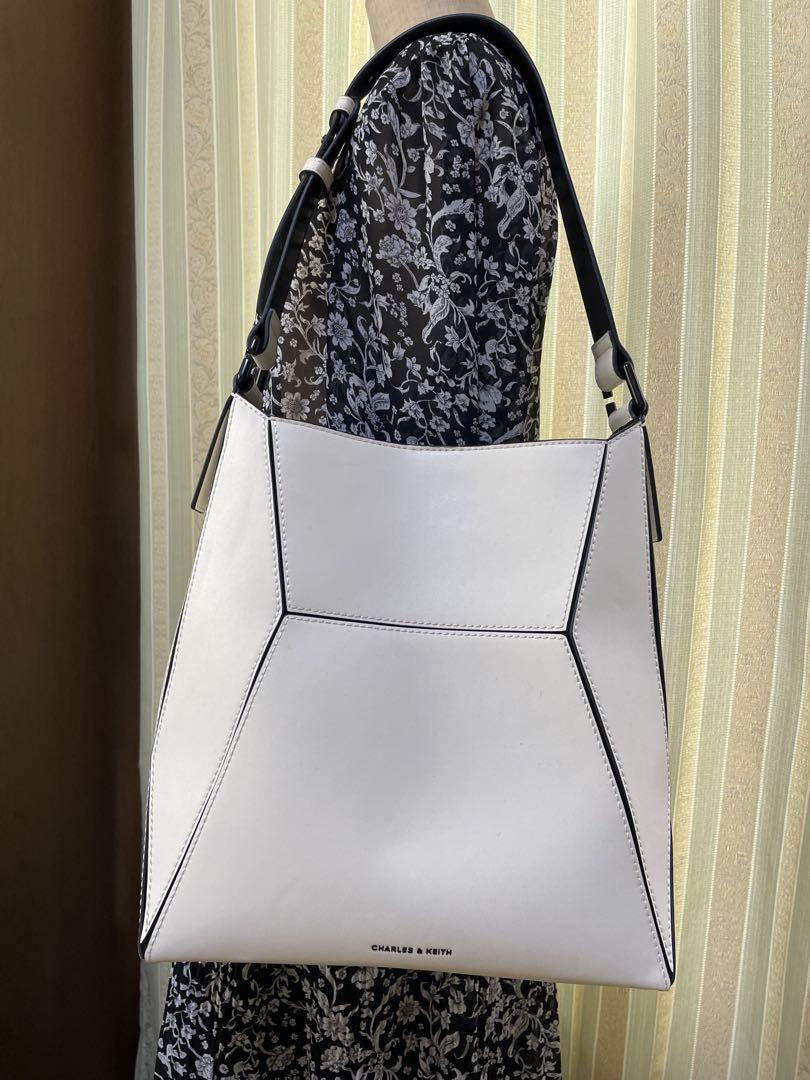 値下げ中！　CHARLES&KEITH Nasrin ジオメトリックトートバッグ