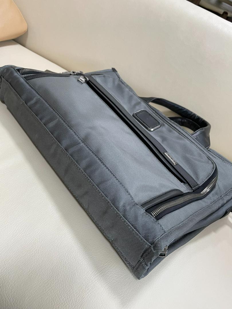 【更に値下げ】【ほぼ新品】TUMI　ブリーフケース　グレー