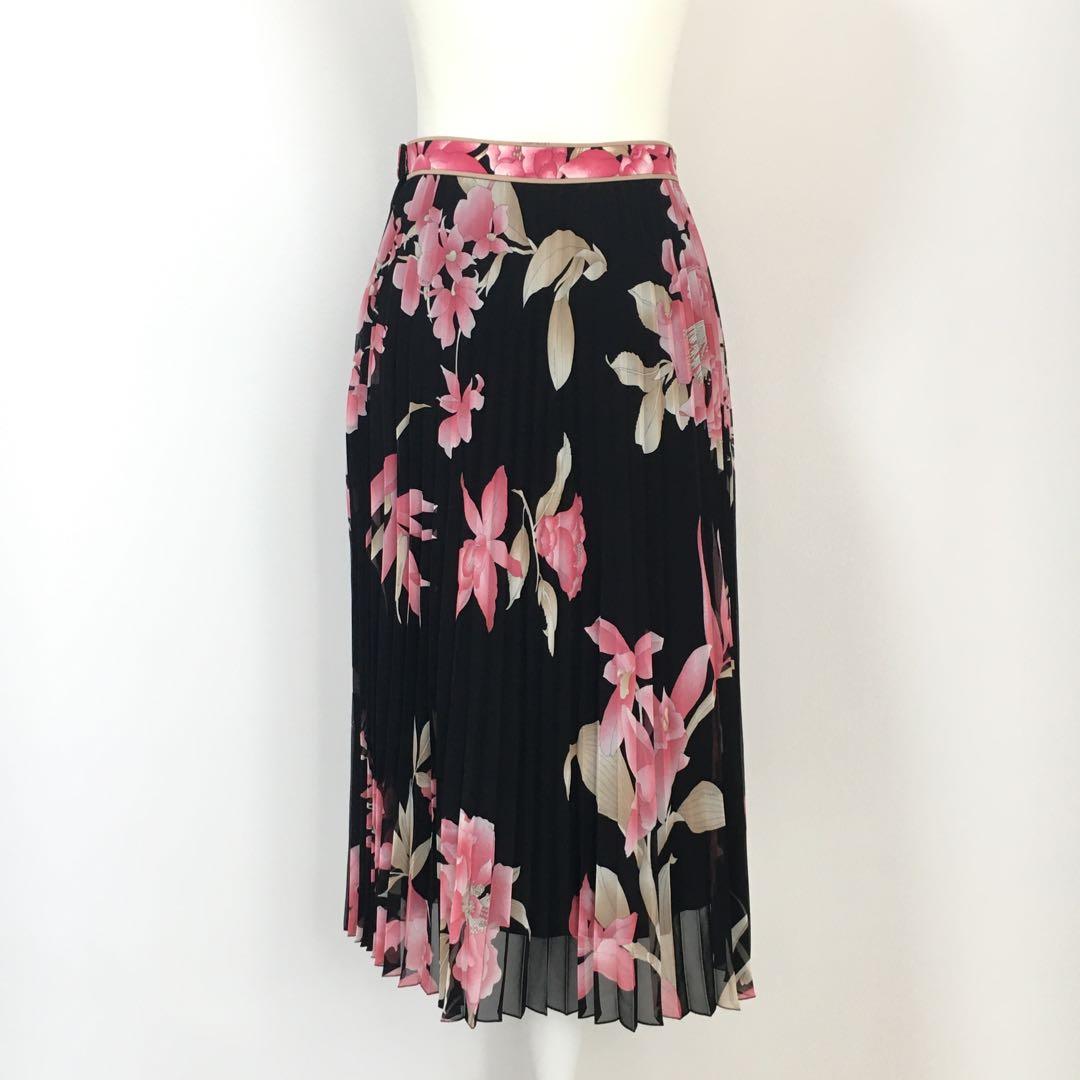 新品同様 LEONARD レオナール プリーツ フレア スカート 新品同様 LEONARD レオナール プリーツ フレア スカート