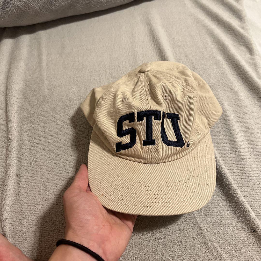 Stussy STUロゴ ベージュキャップ