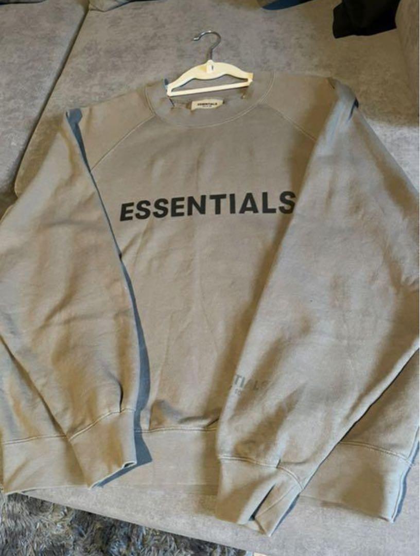 Esssentials パーカー　カーキ色Sサイズ