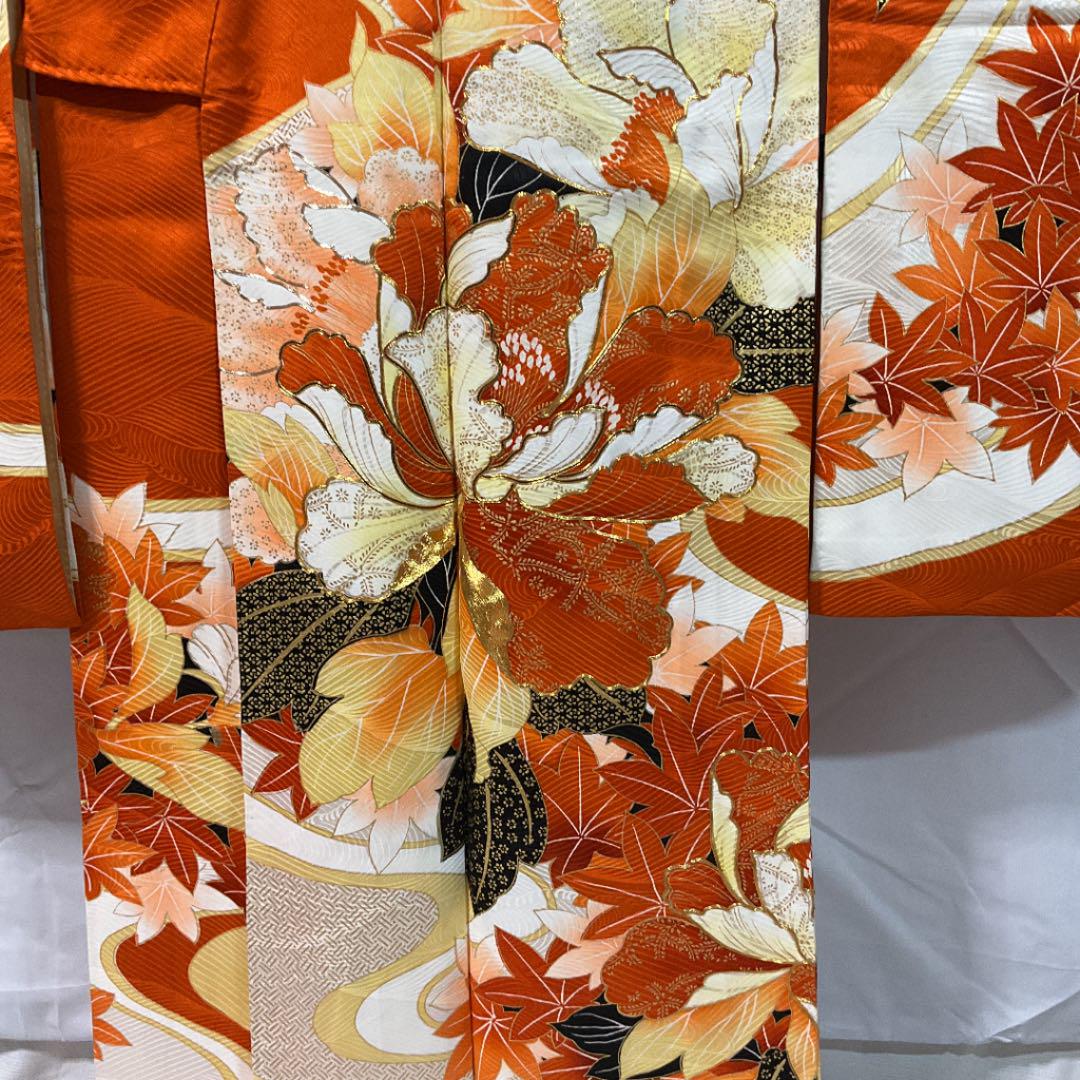 C439正絹 振袖 花楓金彩金駒刺繍柄 地模様 成人式着物