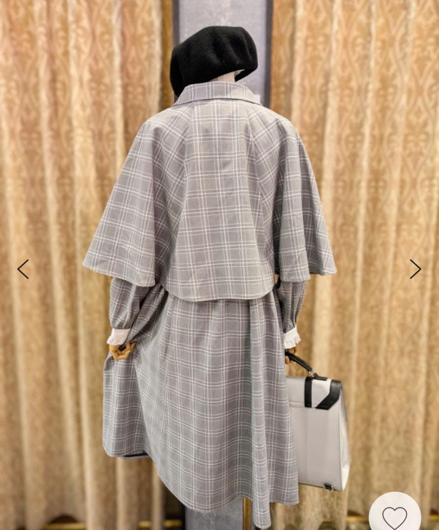 アクシーズファム ナポレオンケープジャケット チェーン付きバイカラーワンピース アクシーズファム ナポレオンケープジャケット チェーン付きバイカラーワンピース