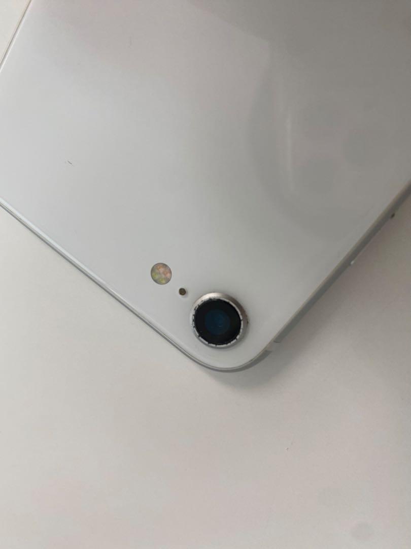 スマートフォン本体 Apple iPhone SE (MHGQ3J/A)
