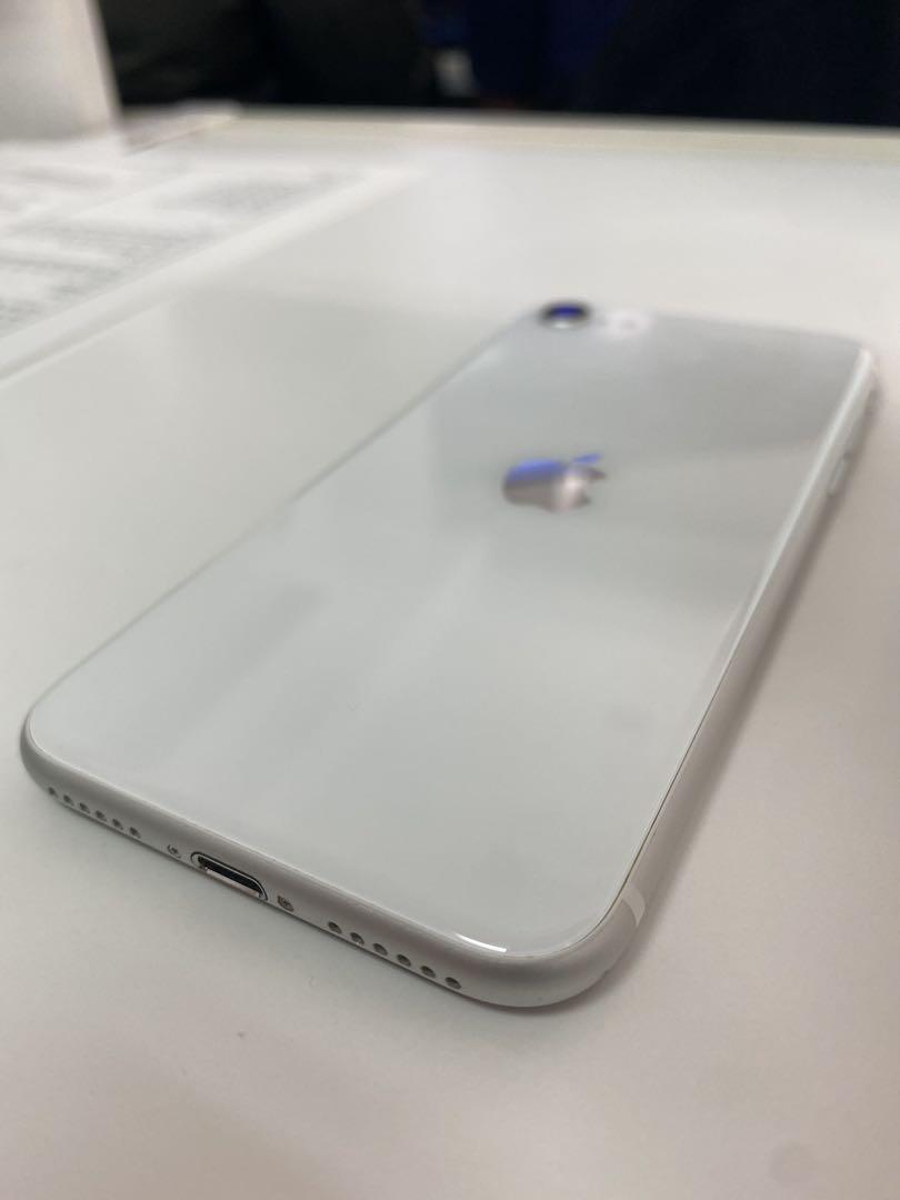 スマートフォン本体 Apple iPhone SE (MHGQ3J/A)