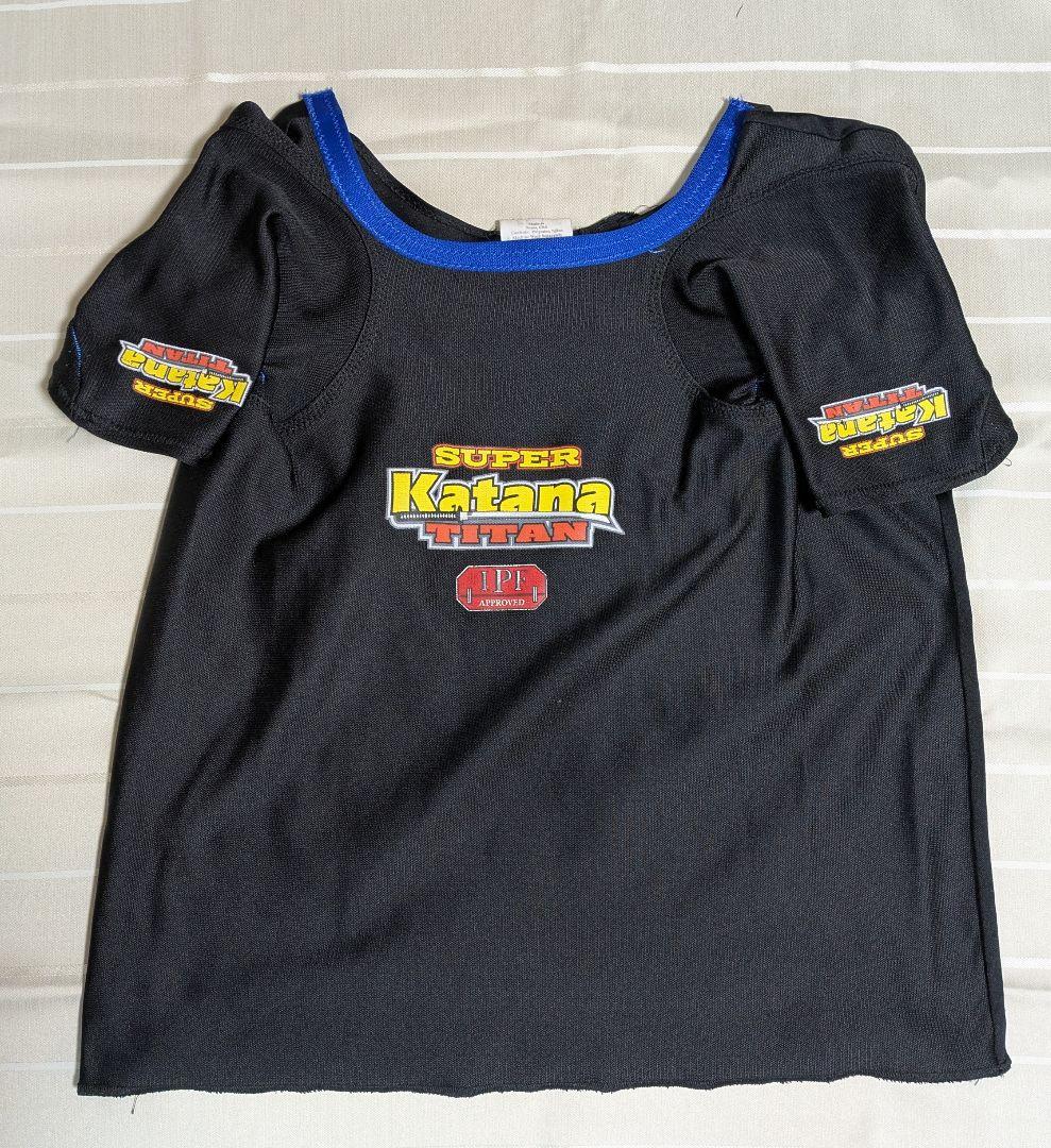 タイタンベンチプレスシャツ スーパーカタナローカットA/S Super Katana A/S (Angled Sleeve) Low Cut Collar (LCC) Bench