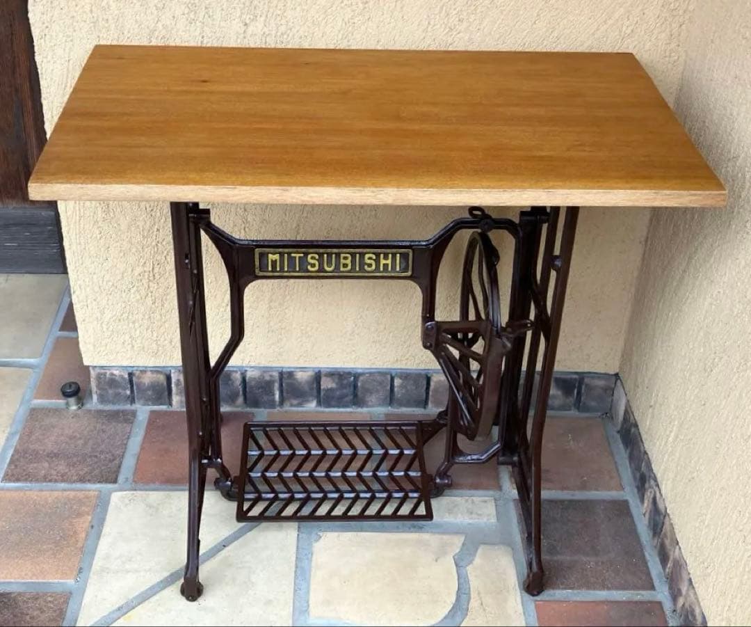 アンティークテーブル三菱