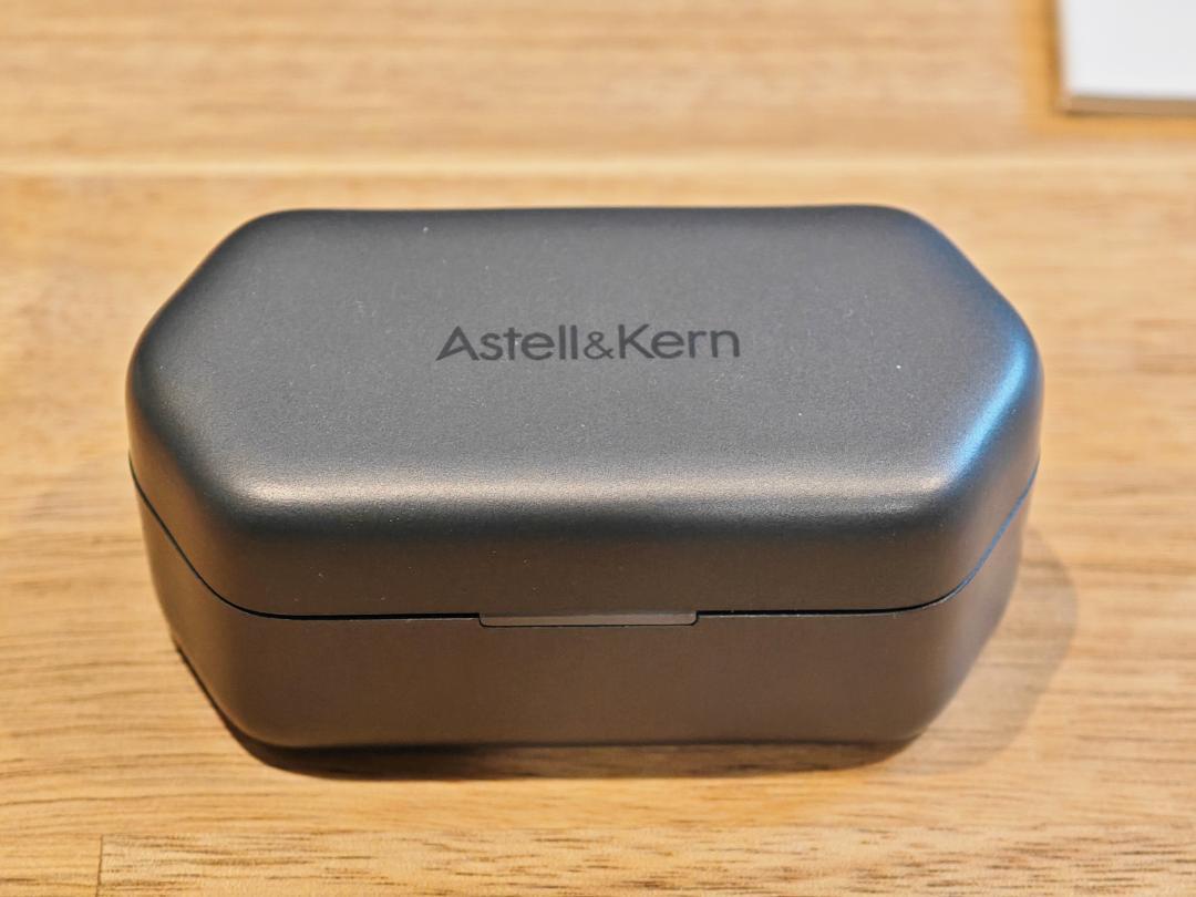 <美品>完全ワイヤレスイヤホン Astell&Kern AK UW100MKII
