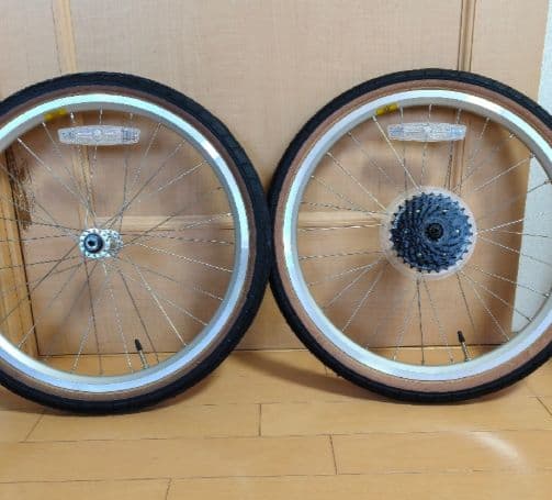 完組ホイール シルバー タイヤ付き