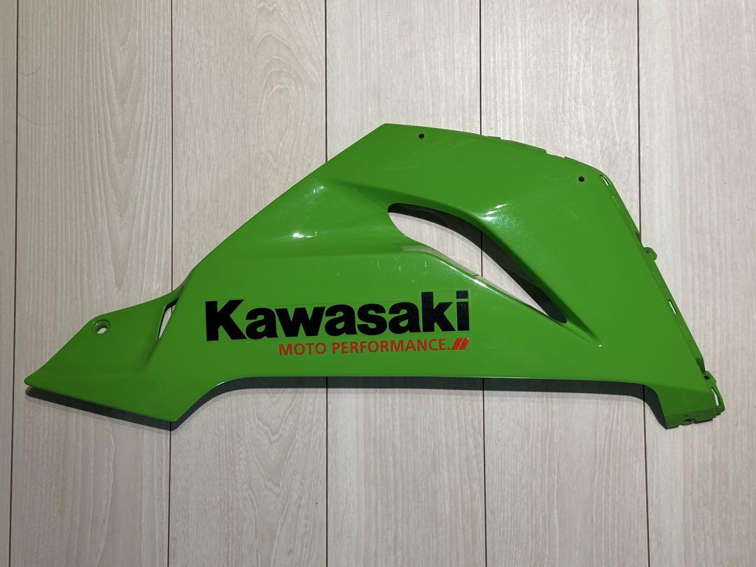 大量入荷 zx-6r 純正アンダーカウル 右 パーツ