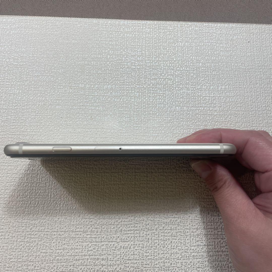 美品　iPhone SE 第3世代 スターライト 64GB
