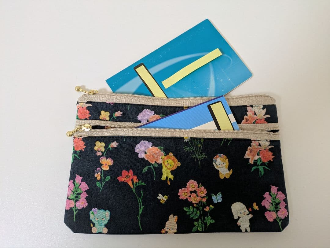 ユキエモンyukiemon’デコレーションパーク'フラットポーチ'通帳ポーチ ユキエモンyukiemon'デコレーションパーク'フラットポーチ'通帳