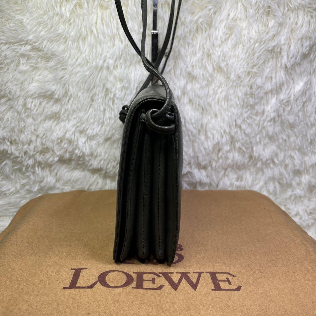 LOEWE アナグラム ナッパレザー ショルダーバッグ a704 美品✨LOEWE ロエベ ショルダーバッグ アナグラム 肩がけ ナッパ