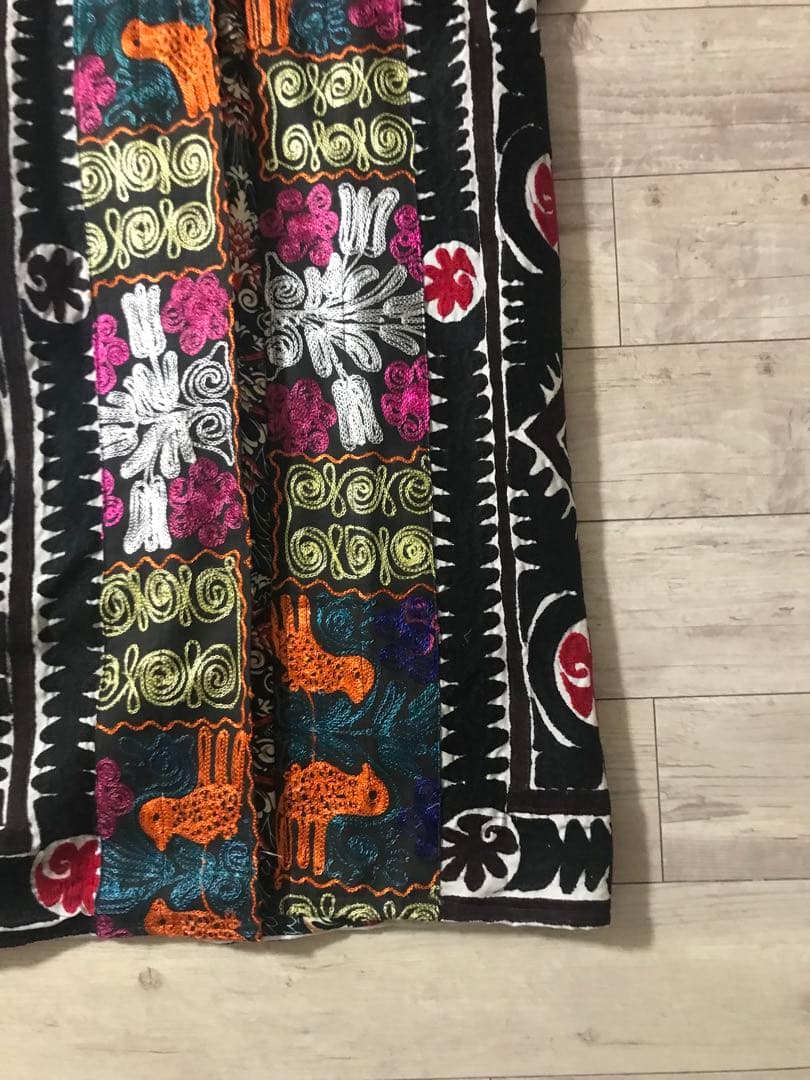 スザニ刺繍 スザニガウン