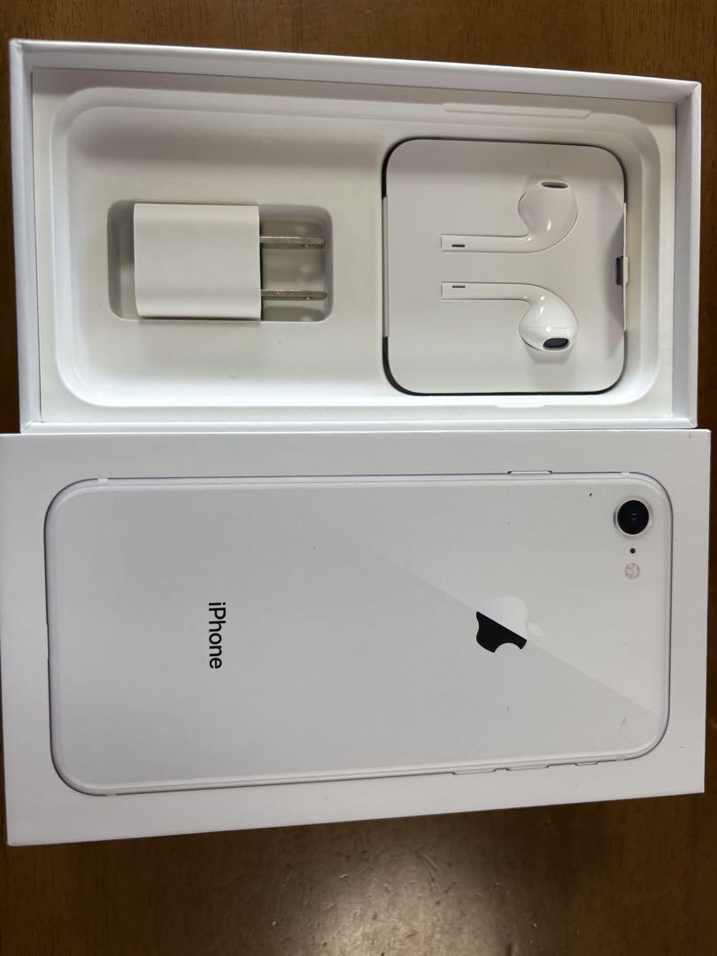Apple iPhone 8 ホワイト 本体と付属品付き Apple iPhone 8 ホワイト 付属品（充電コード除く）