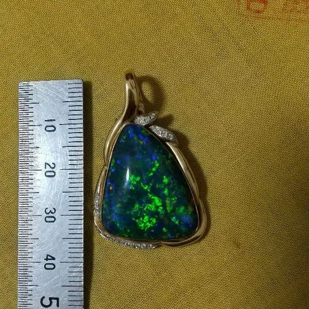 ボルダーオパールトップ K14YG枠メレダイヤ付 ボルダーオパールトップ K14YG枠メレダイヤ付