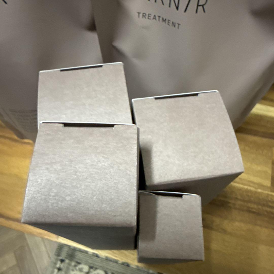 AKNIR ローズアンドサンダルウッド シャンプー トリートメント セット