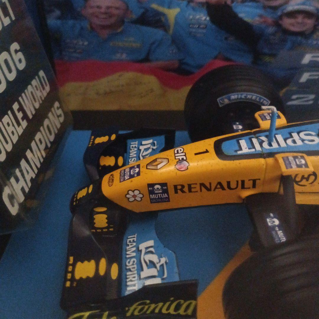 ミニカー Hot WHeels RENAULT F1 2006 1/18