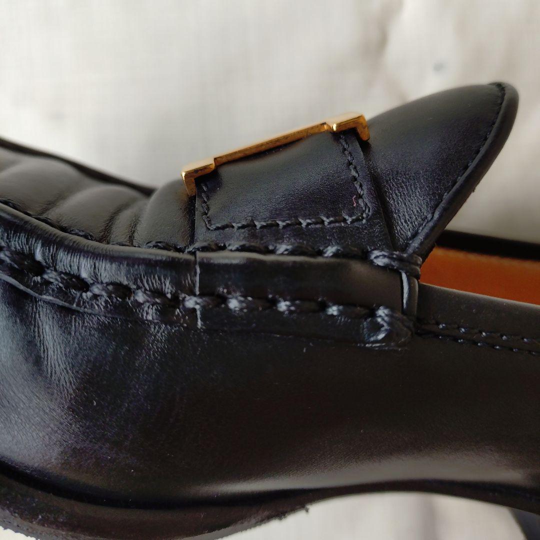 エルメス　黒のレザーローファー ゴールドＨ金具付き