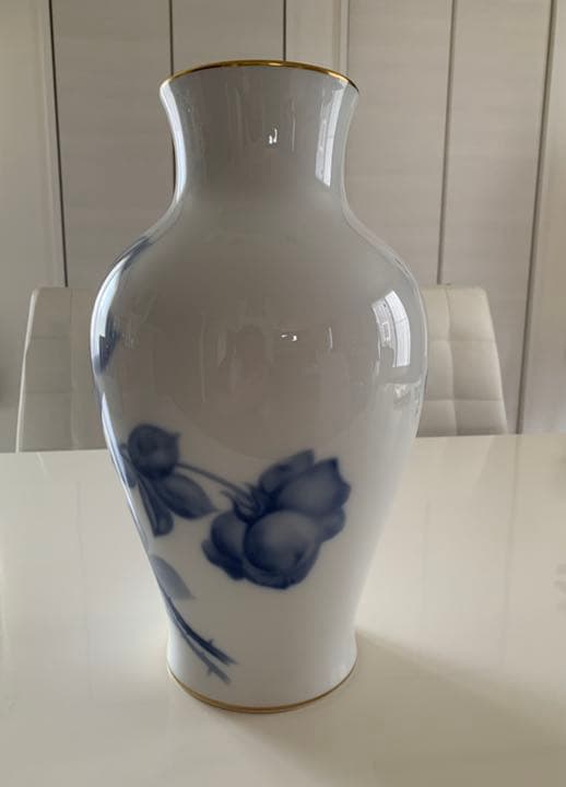 美品 大倉陶園 岡染付薔薇絵花瓶