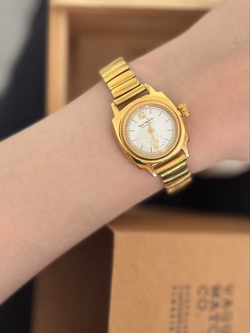 VAGUE WATCH CO. ゴールドアナログ時計