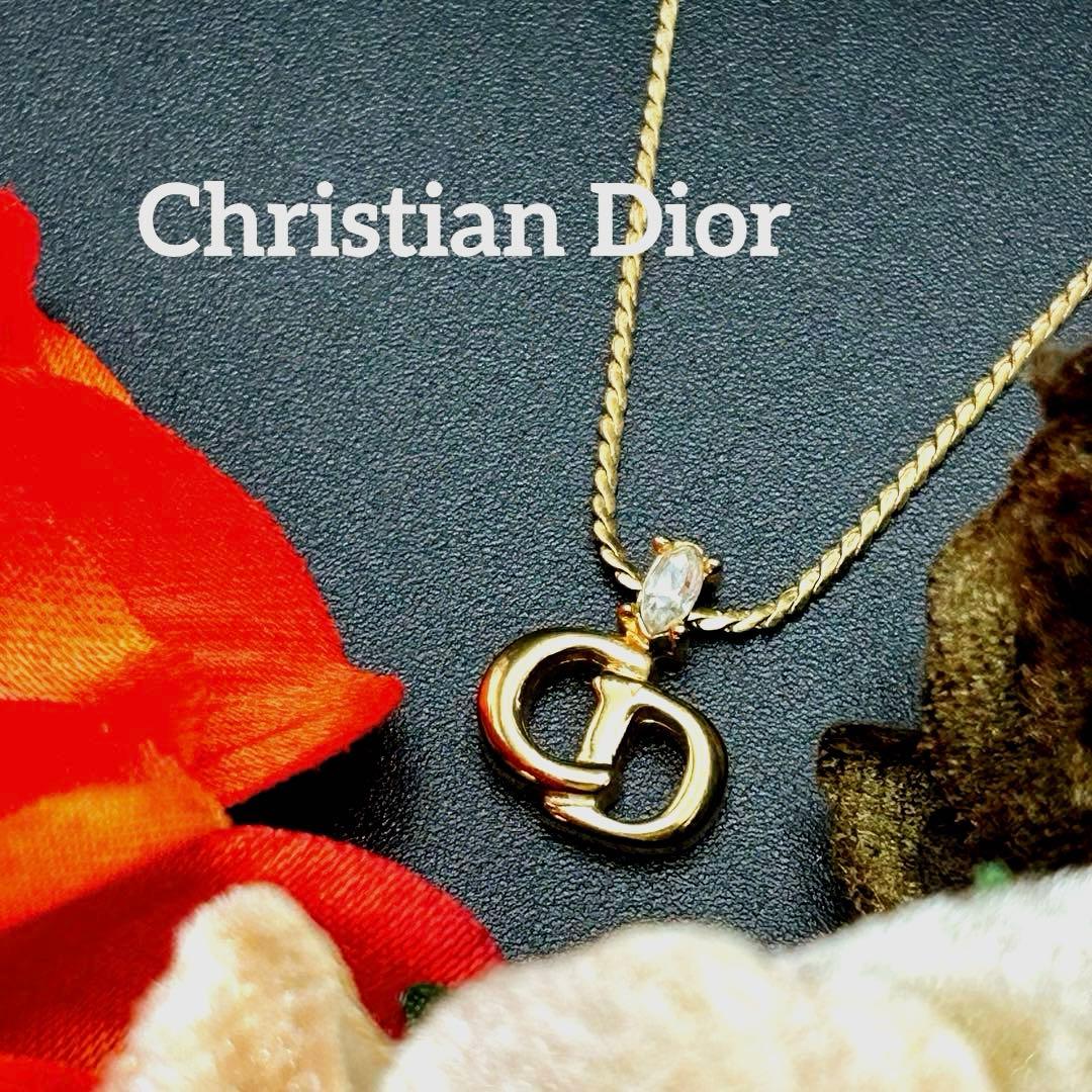 美品✨ クリスチャン ディオール ネックレス CD ロゴ ゴールド ストーン 金 美品✨ クリスチャン ディオール ネックレス CD ロゴ ゴールド ストーン 金